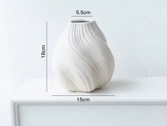 Minimalist Wave Ceramic Set