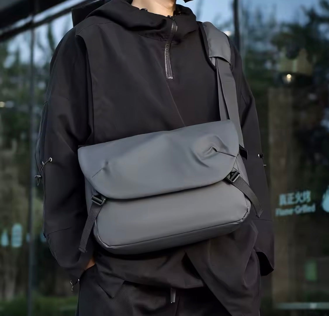 Apex Shoulder Pack